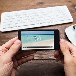 LINEで動画配信