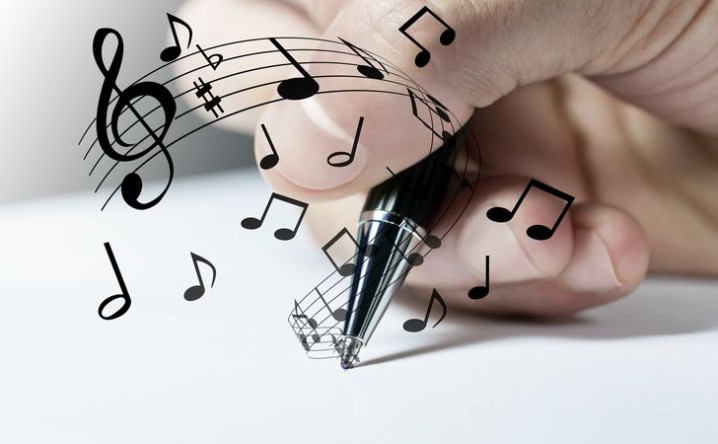 著名なアーティストも作詞作曲している 昭和と平成の校歌の流行について