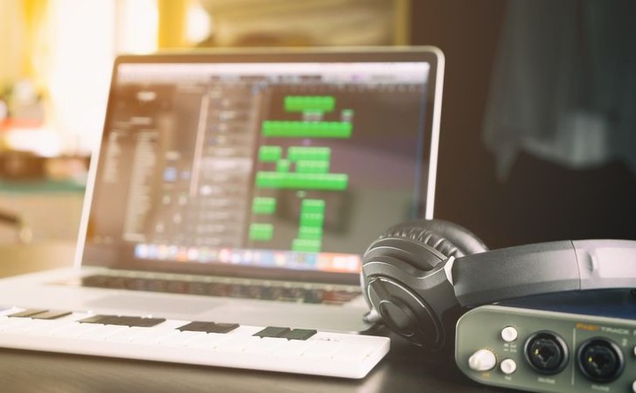 カノン Canon の意味とは 音楽でよく聞く曲 ダンス用語にもある 意味 語源由来 違い 使い方をまとめたふむぺでぃあ